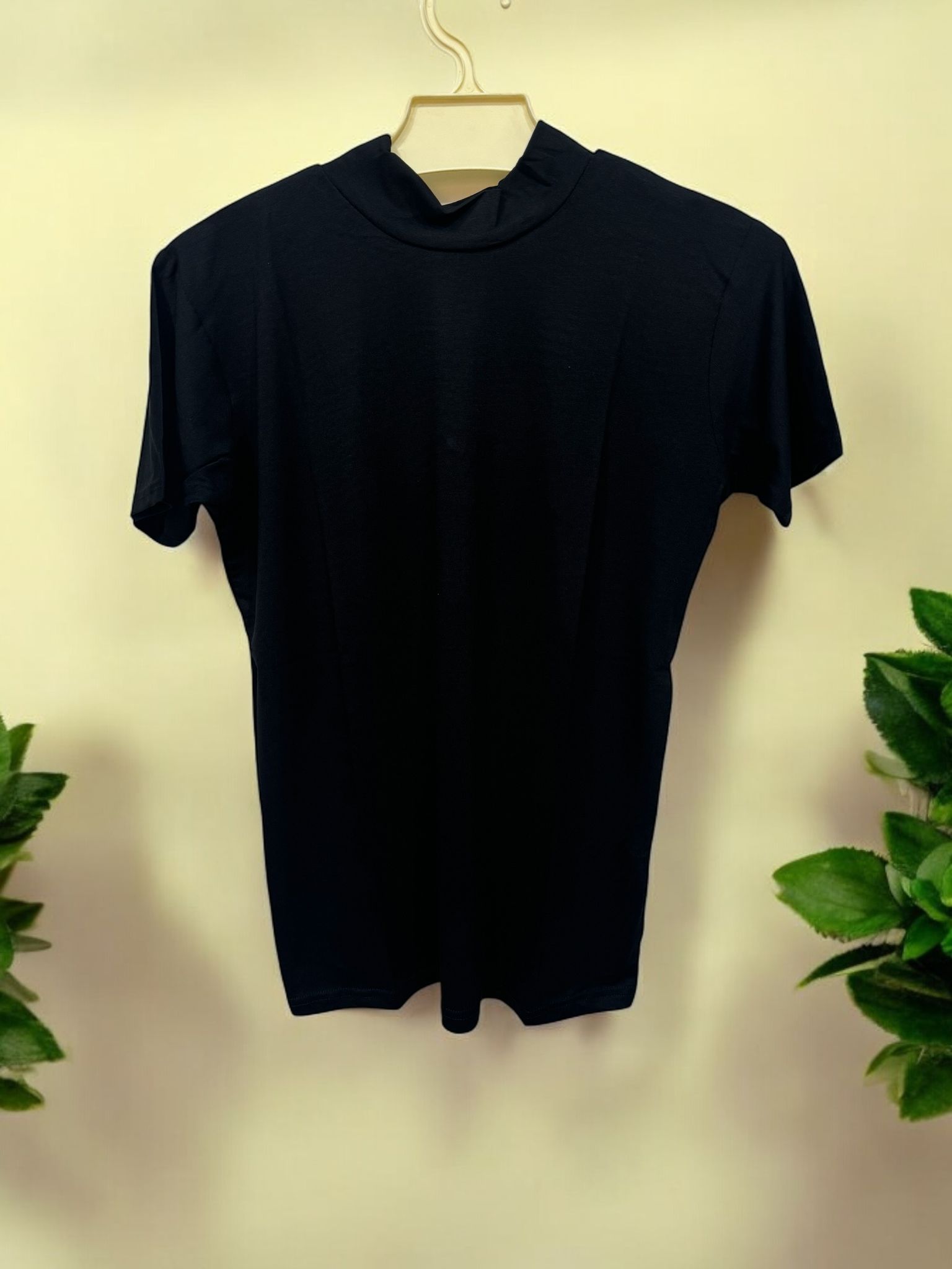 Half sleeves with high neck (Black)