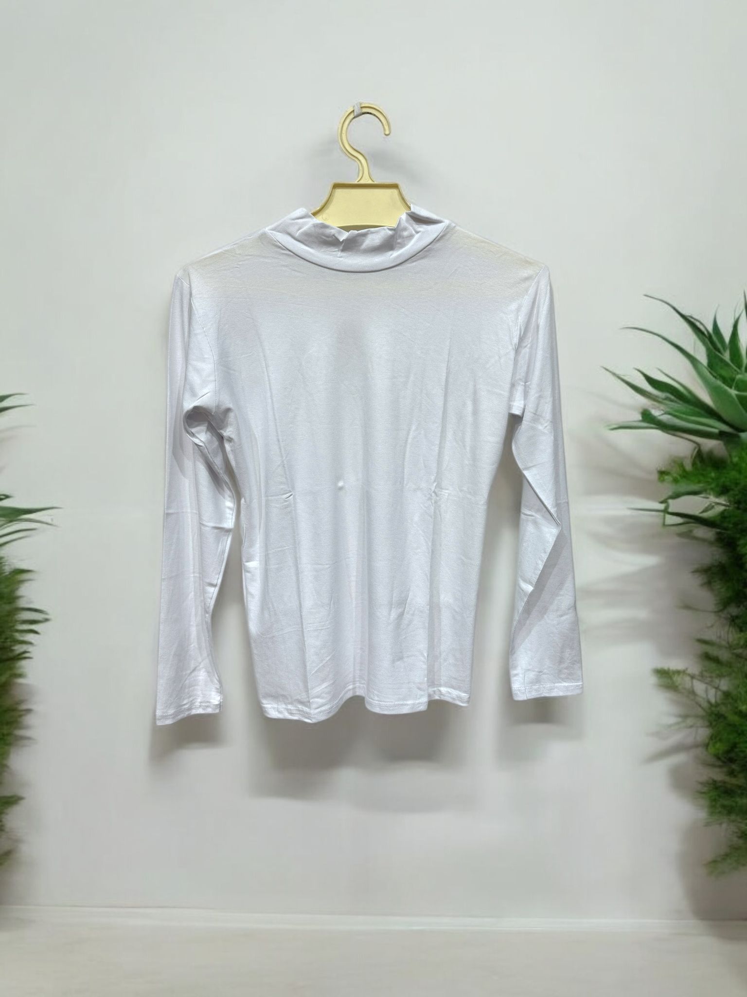 Long sleeves with high neck (White)